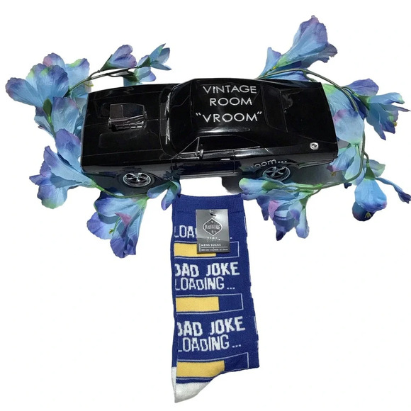 Dashing Fine Gifts NWT 1 Pair Crew Men's Socks Size 6-12 - Picture 1 of 5